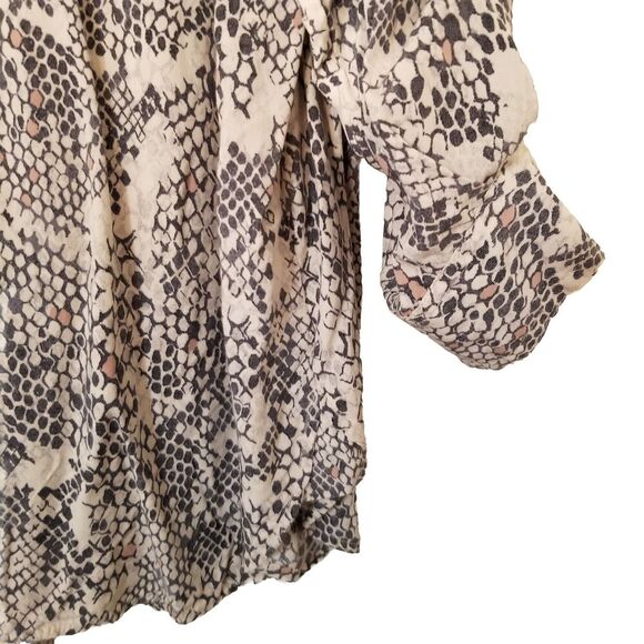 Velvet Heart Shirt Womens 2X Animal Print Snake Cream Gray Long Sleeve Button - Picture 4 of 4